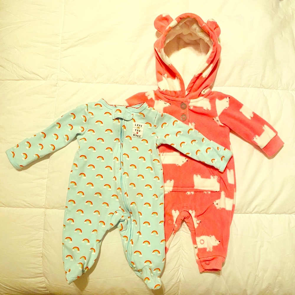 2 Carter’s Baby Girl NB Onesies Cotton/Fleece